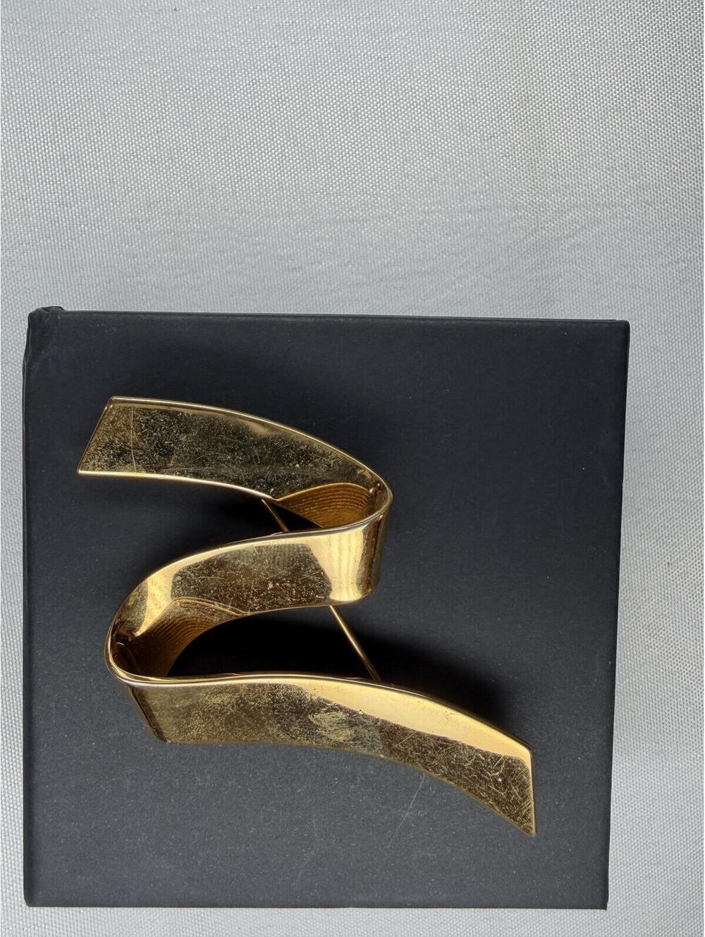 Monet Gold Tone Ribbon Swirl Brooch Pin